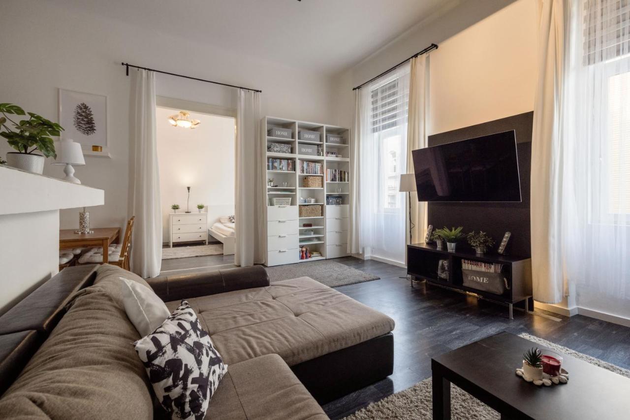 بودابست Spacious Apartment Almassy المظهر الخارجي الصورة