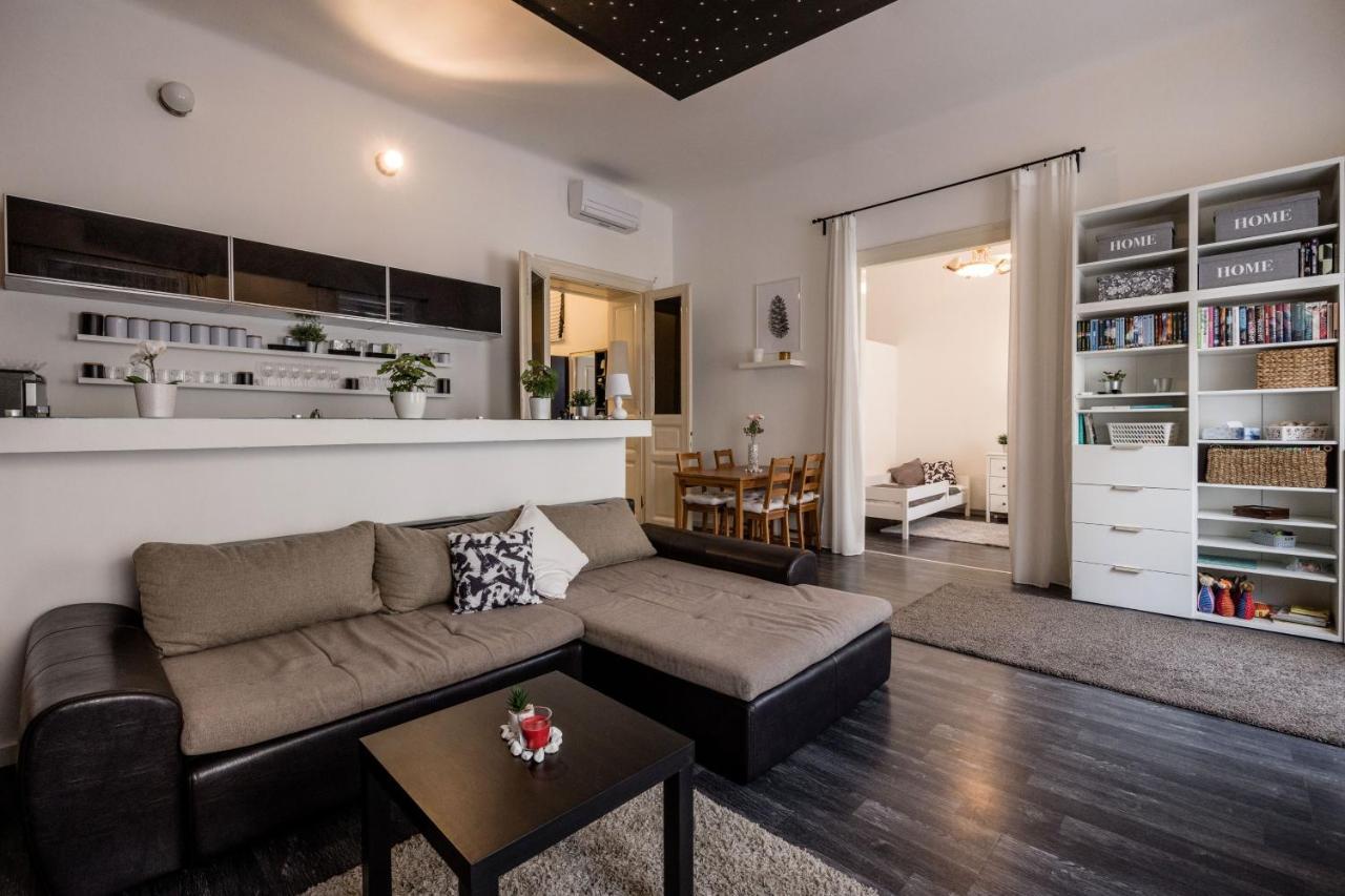 بودابست Spacious Apartment Almassy المظهر الخارجي الصورة