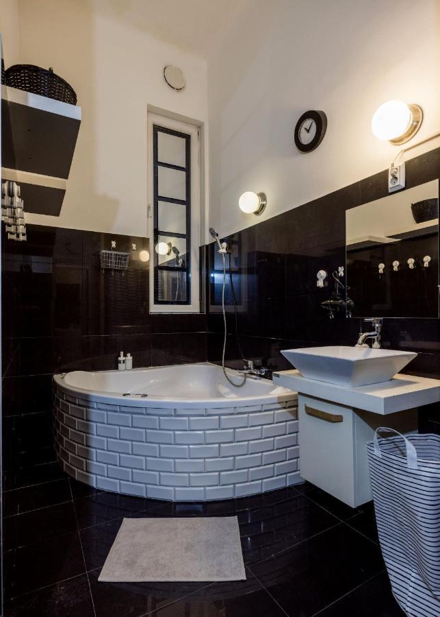 بودابست Spacious Apartment Almassy المظهر الخارجي الصورة